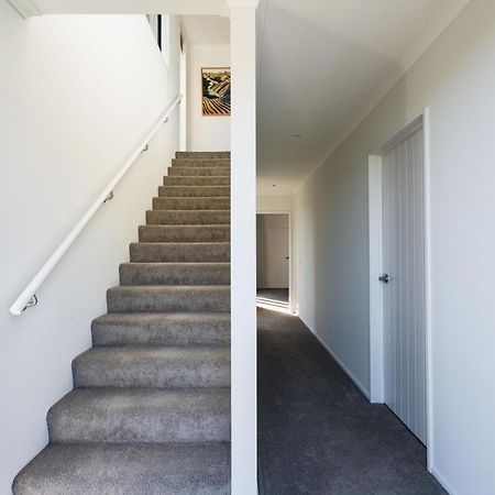 Modern Family Friendly Getaway Villa Dunedin Exterior photo